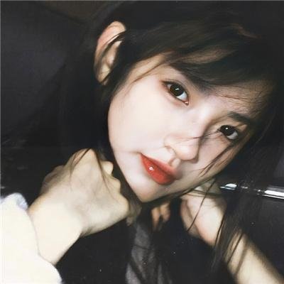 镜中的女孩